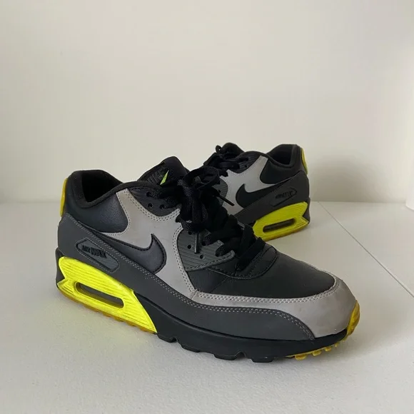 Nike Air Max 90 essential dark gray volt men’s sneakers — size 11.5 - Picture 1 of 7